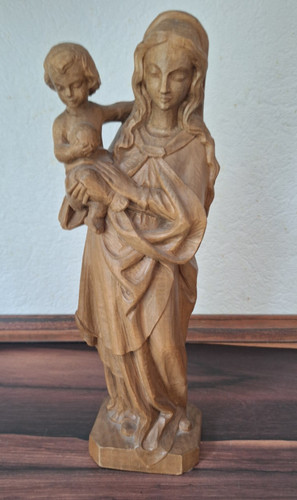 Handgeschnitzte holz figur - handgeschnitzte,
