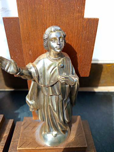 Heiligenfiguren auf - 2,