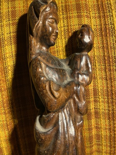 Handgeschnitzte madonna mit - handgeschnitzte,